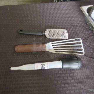 Assorted Utensil. 3XBID