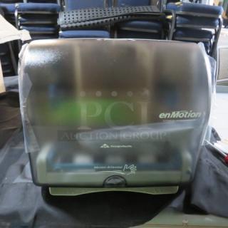 One NEW En Motion Hands Free Automatic Paper Towel Dispenser With Key. #59488