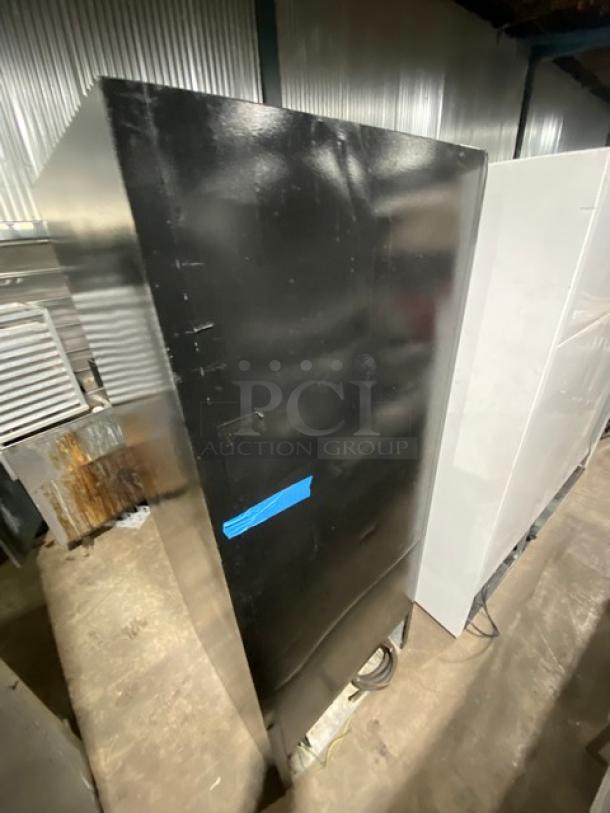 Beverage-Air Commercial Black Powder Coated Single Glass Swing Door Reach In Merchandiser Refrigerator! Model: MT27 SN: 7991095! 115V 1 Phase! - Image 4 of 8