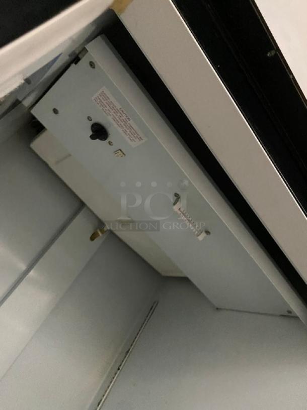 Beverage-Air Commercial Black Powder Coated Single Glass Swing Door Reach In Merchandiser Refrigerator! Model: MT27 SN: 7991095! 115V 1 Phase! - Image 6 of 8