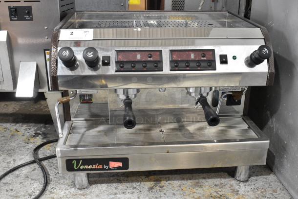 BRAND NEW SCRATCH AND DENT! Cecilware Venezia ESP2 Stainless Steel Commercial Countertop 2 Group Espresso Machine w/ 2 Portafilters and 2 Steam Wands. 220-240 Volts, 1 Phase. - Image 5 of 11