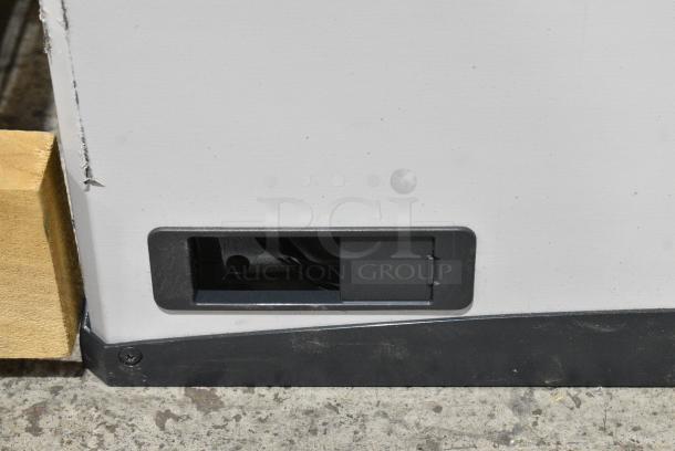 BRAND NEW SCRATCH AND DENT! 2025 Scotsman NS0422A-1B Stainless Steel Commercial Countertop Nugget Ice Machine - 420 lb. 115 Volts, 1 Phase. - Image 7 of 8