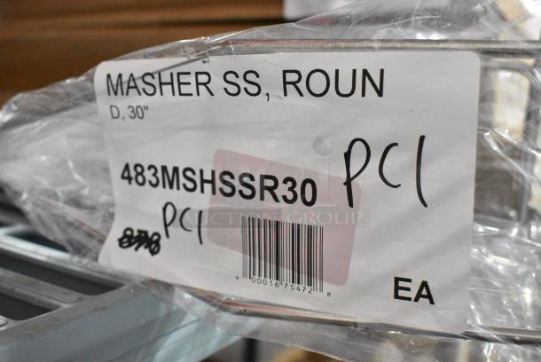 2 BRAND NEW SCRATCH AND DENT! Items Including 190FB1365 12 7/8" x 6 1/2" x 5 3/8" Fryer Basket with Front Hook and 483MSHSSR30 Fourté 30" Stainless Steel Round-Faced Potato Masher. 2 Times Your Bid! - Image 5 of 5