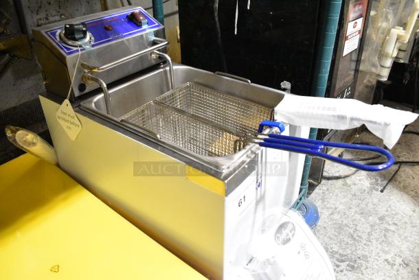 BRAND NEW SCRATCH AND DENT! Globe PF16E Stainless Steel Commercial Electric Powered Single Bay Fryer w/ Fry Basket. 208/240 Volts, 1 Phase. - Image 2 of 7