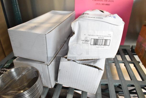 8 BRAND NEW SCRATCH AND DENT! Items Including Choice 9" Offset Bread Knives, MT004 Strainers. 8 Times Your Bid! - Image 8 of 9
