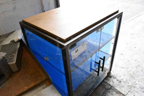 BRAND NEW SCRATCH AND DENT! Dry Merchandiser Case. - Image 2 of 5