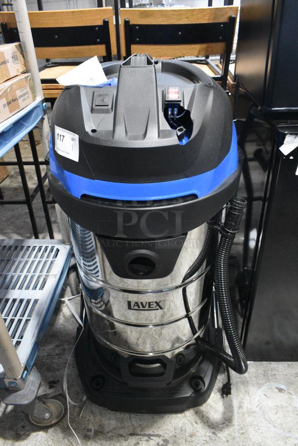 BRAND NEW SCRATCH AND DENT! Lavex 944BJ14126G 26 Gallon Stainless Steel Commercial Wet / Dry Vacuum with Toolkit - 100-120 Volts, 1 Phase. Tested and Working! - Image 3 of 9