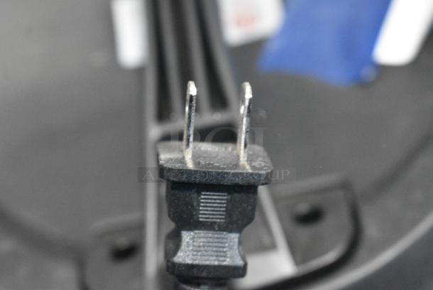 BRAND NEW SCRATCH AND DENT! Lavex 944BJ14126G 26 Gallon Stainless Steel Commercial Wet / Dry Vacuum with Toolkit - 100-120 Volts, 1 Phase. Tested and Working! - Image 6 of 9