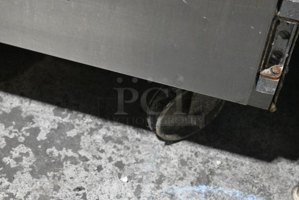 Alto Shaam 1000-TH-I Halo Heat Stainless Steel Commercial Electric Powered Cook N Hold Oven on Commercial Casters. 208-240 Volts, 1 Phase. - Image 5 of 9