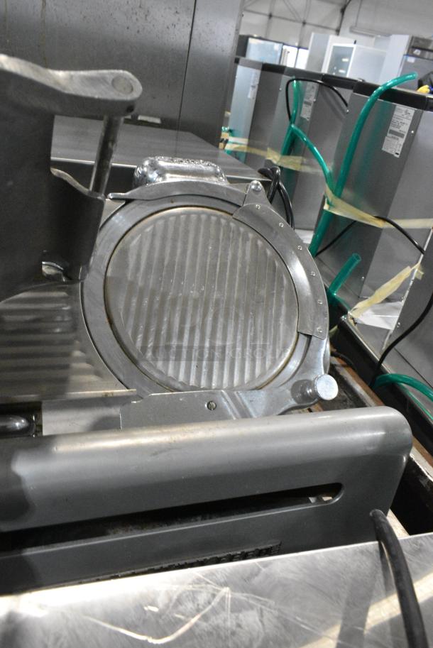 Globe 860 Stainless Steel Commercial Countertop Meat Slicer. 115 Volts, 1 Phase. Tested and Working! - Image 3 of 7