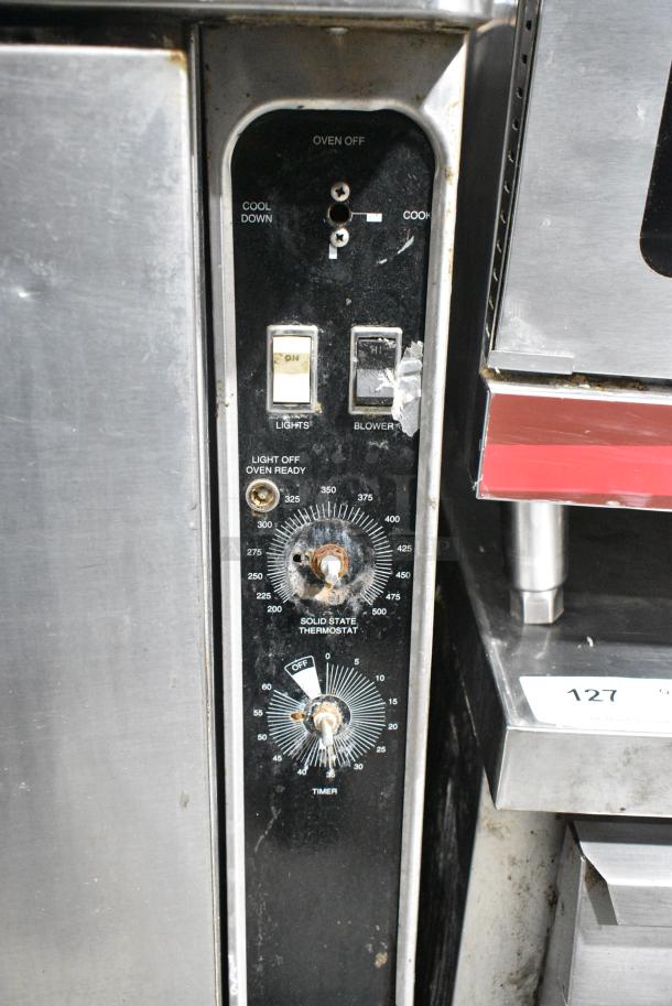 Blodgett Stainless Steel Commercial Full Size Convection Oven w/ Solid Doors, Metal Oven Racks and Thermostatic Controls. - Image 4 of 7