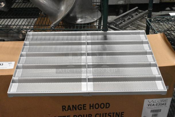 5 BRAND NEW SCRATCH AND DENT! Metal 10 Loaf Baking Pans. 5 Times Your Bid! - Image 1 of 5