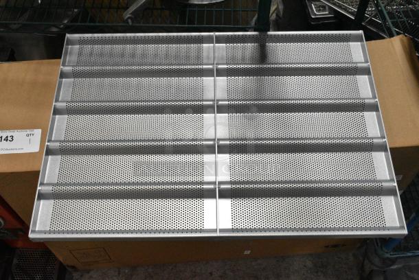 5 BRAND NEW SCRATCH AND DENT! Metal 10 Loaf Baking Pans. 5 Times Your Bid! - Image 3 of 5
