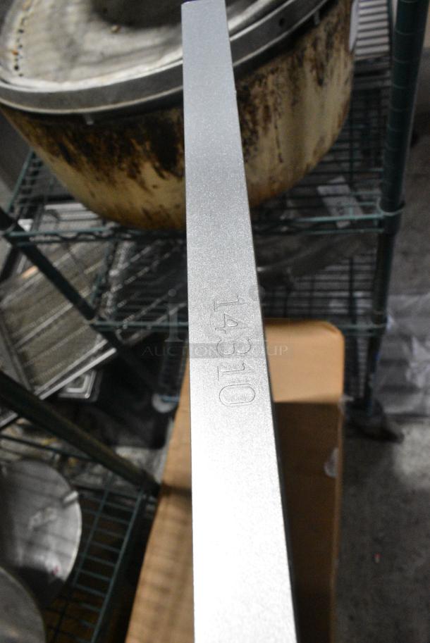 5 BRAND NEW SCRATCH AND DENT! Metal 10 Loaf Baking Pans. 5 Times Your Bid! - Image 5 of 5