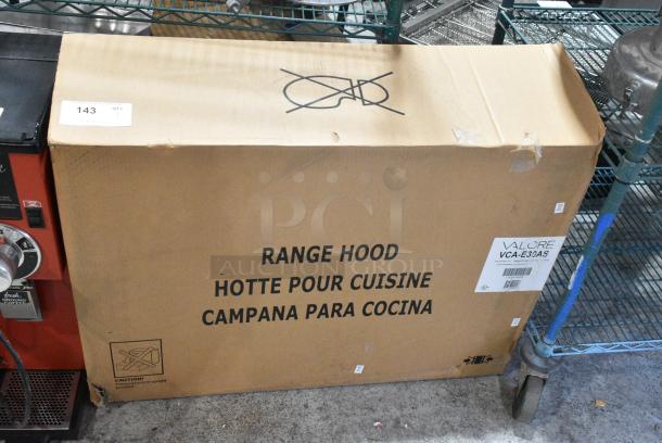 BRAND NEW SCRATCH AND DENT! Valore VCA-E30AS 30" Contemporary under Cabinet Range Hood - Image 1 of 2