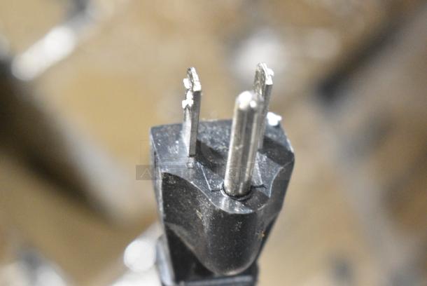 Vevor ZH-3M Stainless Steel Commercial Countertop Electric Powered 2 Deck Pizza Oven w/ Broken Cooking Stones. 110 Volts, 1 Phase. Tested and Working! - Image 7 of 8