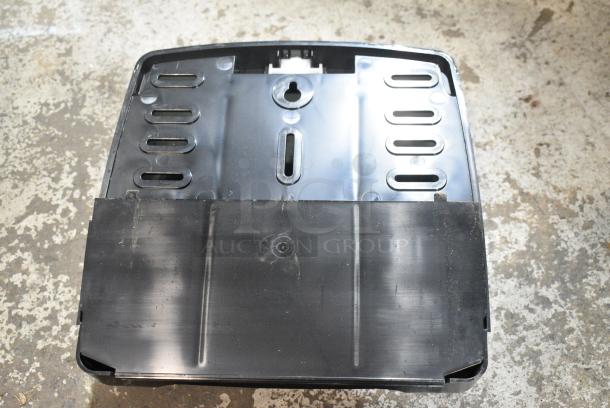 Wall Mount Paper Towel Dispenser. - Image 6 of 7