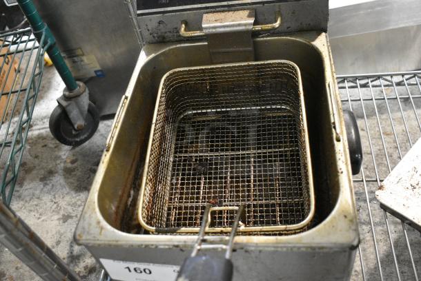 Adcraft DI-6L Metal Countertop Electric Powered Deep Fat Fryer w/ Metal Fry Basket and Lid. 120 Volts, 1 Phase. - Image 4 of 8