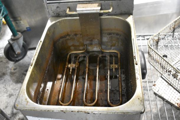 Adcraft DI-6L Metal Countertop Electric Powered Deep Fat Fryer w/ Metal Fry Basket and Lid. 120 Volts, 1 Phase. - Image 5 of 8