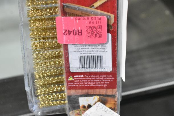 BRAND NEW SCRATCH AND DENT! Chef Master Classic Pizza Oven Brush. - Image 5 of 5