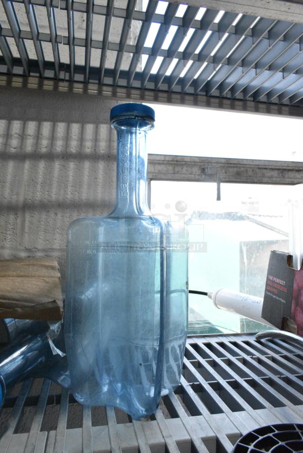 ALL ONE MONEY! Tier Lot of Various Items Including Clear Poly Pitchers and Rapid Cool Bottle. - Image 8 of 12