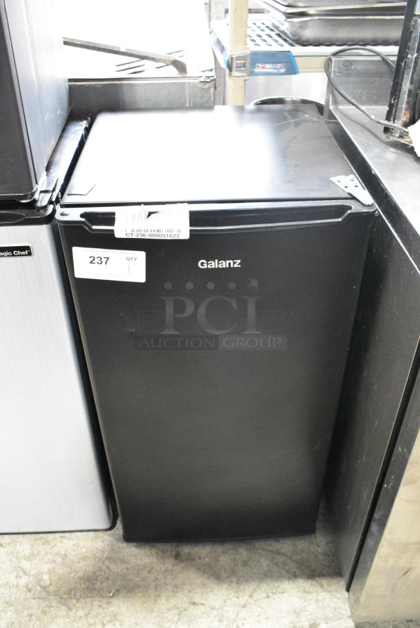 Galanz GLR33MBKE23 Mini Cooler. 115 Volts, 1 Phase. Tested and Powers On But Does Not Get Cold - Image 1 of 6