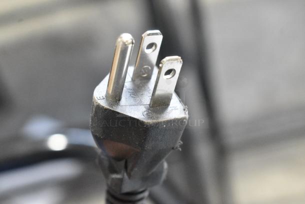 Igloo IRF32BK Mini Cooler. 115 Volts, 1 Phase. Tested and Working! - Image 5 of 6