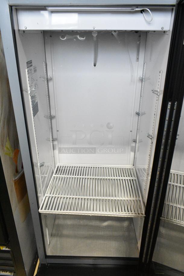 2021 True GDM-12-HC Metal Commercial Single Door Reach In Cooler Merchandiser. 115 Volts, 1 Phase. Tested and Powers On But Does Not Get Cold - Image 4 of 5