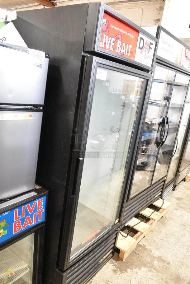 True GDM-26 Metal Commercial Single Door Reach In Cooler Merchandiser. 115 Volts, 1 Phase. Tested and Working! - Image 2 of 5