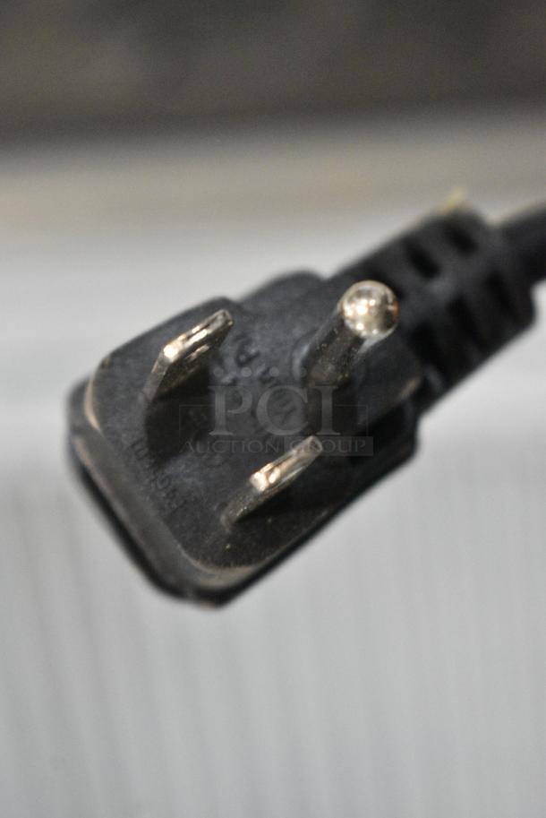 Hisense WMS017M6XVE Mini Cooler. 115 Volts, 1 Phase. Tested and Working! - Image 3 of 7