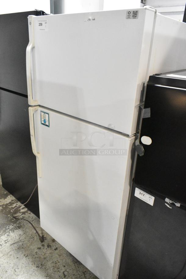 General Electric GE GTH16BBXYRWW Cooler w/ Freezer. 115 Volts, 1 Phase. Tested and Powers On But Does Not Get Cold - Image 1 of 8
