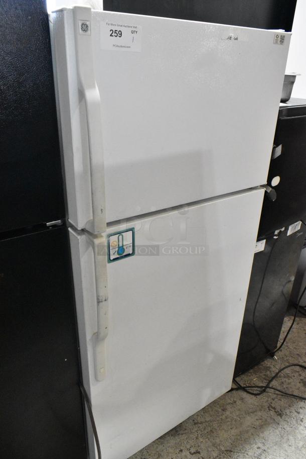 General Electric GE GTH16BBXYRWW Cooler w/ Freezer. 115 Volts, 1 Phase. Tested and Powers On But Does Not Get Cold - Image 2 of 8