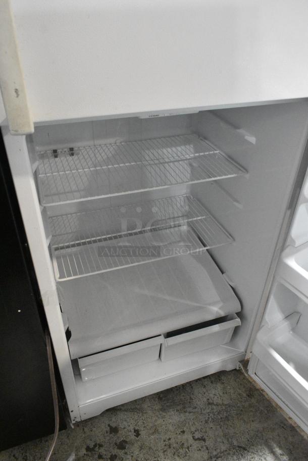 General Electric GE GTH16BBXYRWW Cooler w/ Freezer. 115 Volts, 1 Phase. Tested and Powers On But Does Not Get Cold - Image 6 of 8