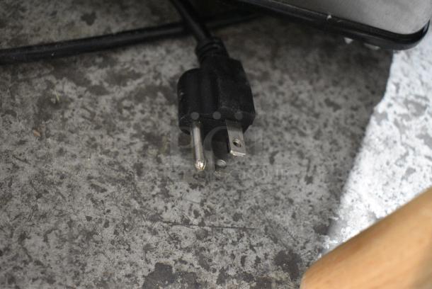 Frigidaire Gallery FGFRF6547 Mini Convertible Cooler or Freezer. 115 Volts, 1 Phase. Tested and Powers On But Does Not Get Cold - Image 6 of 6