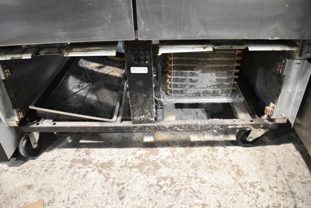 True T-35 Stainless Steel Commercial 2 Door Reach In Cooler on Commercial Casters. 115 Volts, 1 Phase. Tested and Working! - Image 4 of 8