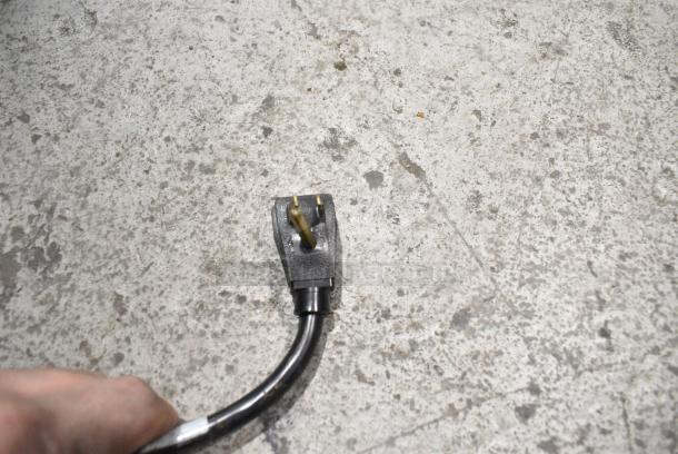 True T-35 Stainless Steel Commercial 2 Door Reach In Cooler on Commercial Casters. 115 Volts, 1 Phase. Tested and Working! - Image 8 of 8