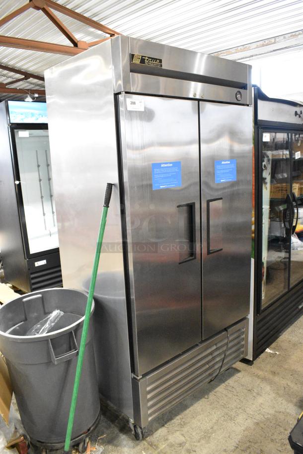 True T-35 Stainless Steel Commercial 2 Door Reach In Cooler on Commercial Casters. 115 Volts, 1 Phase. Tested and Working! - Image 2 of 9