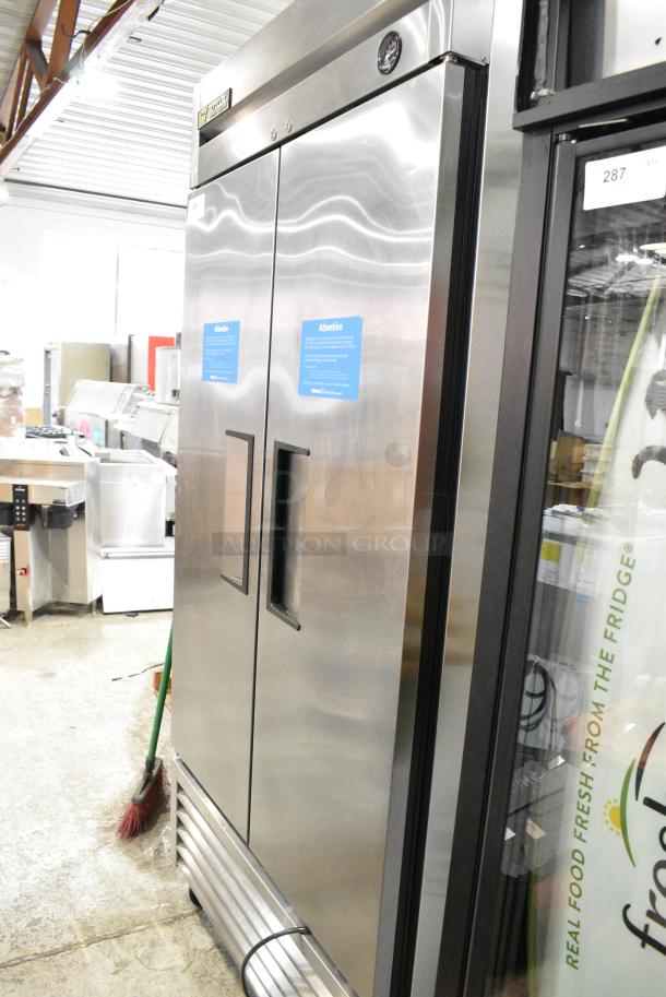 True T-35 Stainless Steel Commercial 2 Door Reach In Cooler on Commercial Casters. 115 Volts, 1 Phase. Tested and Working! - Image 3 of 9