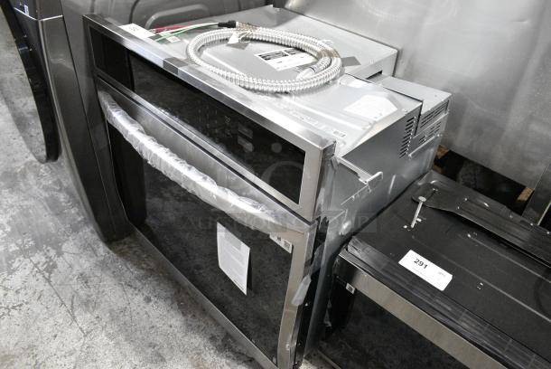BRAND NEW SCRATCH AND DENT! 2024 LG WSEP4723F/00 Wall Mount Convection Oven. 120/208-240 Volts. - Image 2 of 11