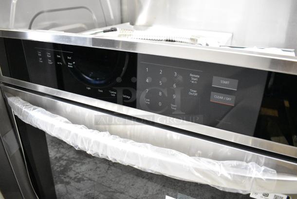 BRAND NEW SCRATCH AND DENT! 2024 LG WSEP4723F/00 Wall Mount Convection Oven. 120/208-240 Volts. - Image 3 of 11