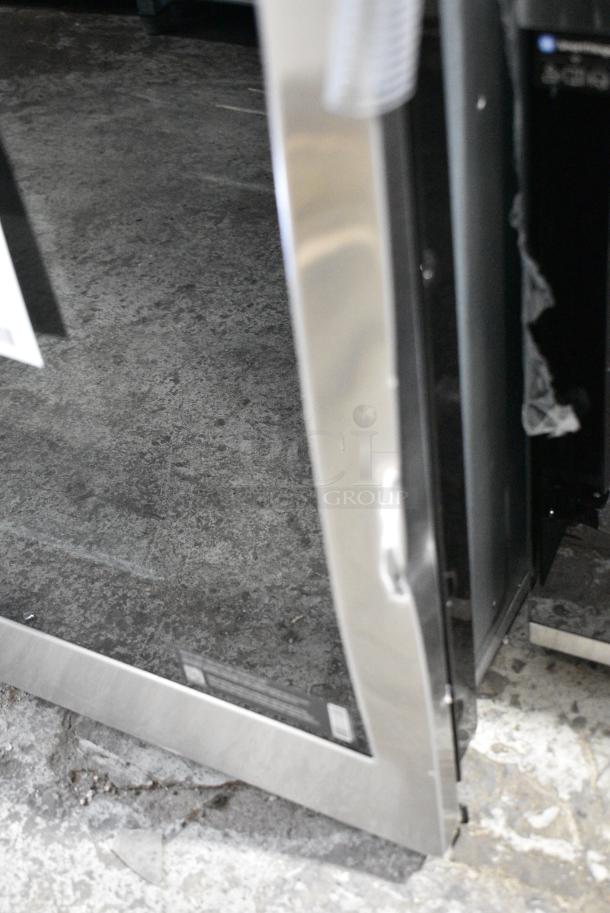 BRAND NEW SCRATCH AND DENT! 2024 LG WSEP4723F/00 Wall Mount Convection Oven. 120/208-240 Volts. - Image 4 of 11