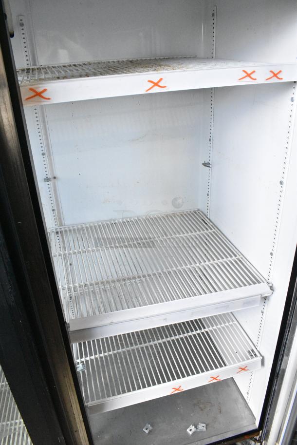 True GDM-72 Metal Commercial 3 Door Reach In Cooler Merchandiser w/ Poly Coated Racks. 115 Volts, 1 Phase. Tested and Working! - Image 8 of 9