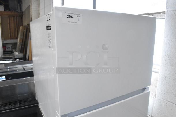 BRAND NEW SCRATCH AND DENT! Mora MRT180N6AWD Cooler w/ Freezer. 115 Volts, 1 Phase. Tested and Working! - Image 2 of 9