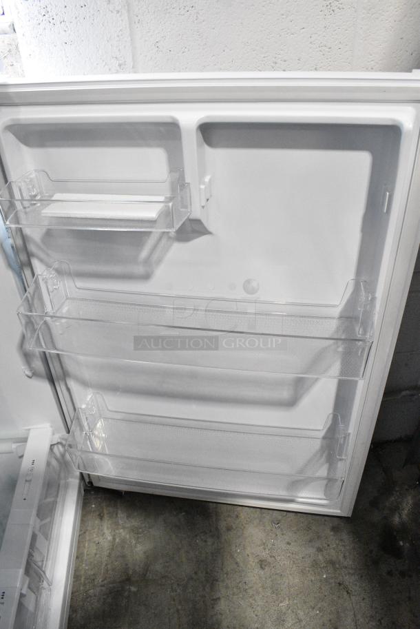 BRAND NEW SCRATCH AND DENT! Mora MRT180N6AWD Cooler w/ Freezer. 115 Volts, 1 Phase. Tested and Working! - Image 5 of 9