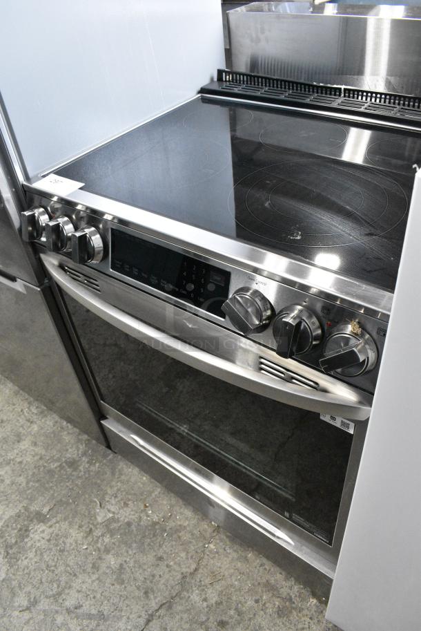 BRAND NEW SCRATCH AND DENT! 2024 LG LSEL6335FE/01 Stainless Steel Electric Powered 4 Burner Range w/ Convection Oven. 120/208-240 Volts, 1 Phase. - Image 3 of 12