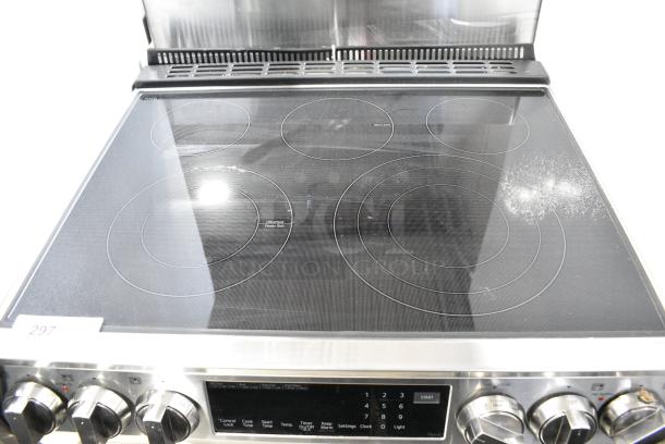 BRAND NEW SCRATCH AND DENT! 2024 LG LSEL6335FE/01 Stainless Steel Electric Powered 4 Burner Range w/ Convection Oven. 120/208-240 Volts, 1 Phase. - Image 4 of 12