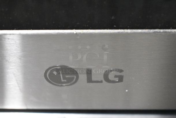 BRAND NEW SCRATCH AND DENT! 2024 LG LSEL6335FE/01 Stainless Steel Electric Powered 4 Burner Range w/ Convection Oven. 120/208-240 Volts, 1 Phase. - Image 8 of 12