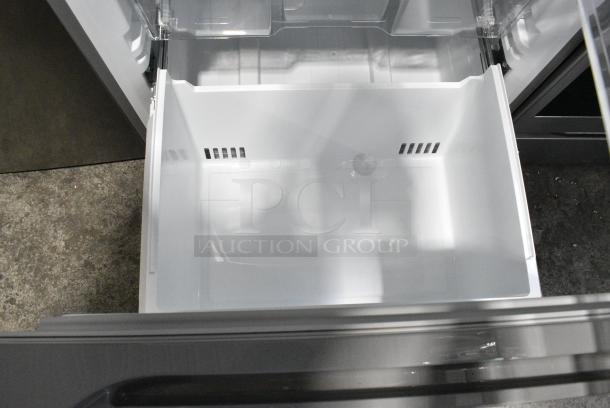BRAND NEW SCRATCH AND DENT! Vissani MDBF18SS Stainless Steel Cooler w/ Freezer Drawer. 115 Volts, 1 Phase. Tested and Working! - Image 6 of 8