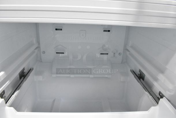 BRAND NEW SCRATCH AND DENT! Vissani MDBF18SS Stainless Steel Cooler w/ Freezer Drawer. 115 Volts, 1 Phase. Tested and Working! - Image 6 of 7