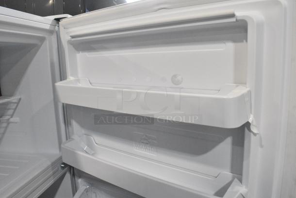 BRAND NEW SCRATCH AND DENT! Vissani MDTF18WHR Stainless Steel Cooler w/ Freezer. 115 Volts, 1 Phase. Tested and Working! - Image 6 of 11